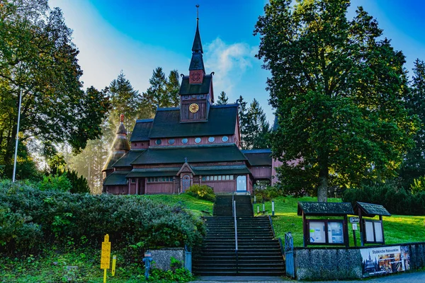 Hahnenklee şehrindeki eski ahşap kilise.