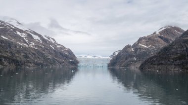 Prens Christian Sound 'da Buzul Surat, Grönland' da Yaz