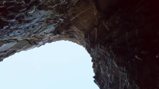 一个属于大教堂海滩的洞穴天花板的视频 一个在里巴多奥Barreiros有很大影响的地方 — 图库视频影像