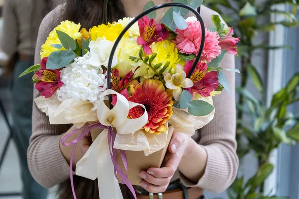 Background Flowers Gift Mom Girlfriend Creating Postcard — Stock Photo, Image