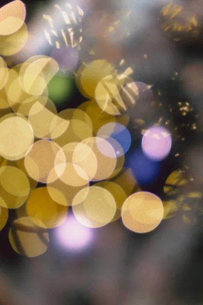 Размытый Фон Рождественской Новогодней Тематики Светящимися Сверкающими Элементами — стоковое фото