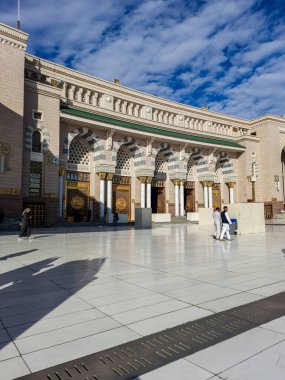 Suudi Arabistan, Medine 'deki Nabawi Camii veya Nabawi Camii' nin dış görünüşü