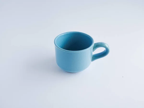 Beyaz Arka Planda Mavi Kahve Fincanı Sofra Takımı Masa Aksesuarları — Stok fotoğraf