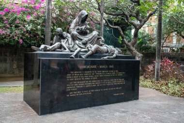 Tayland şehrinin bahçesinde heykel
