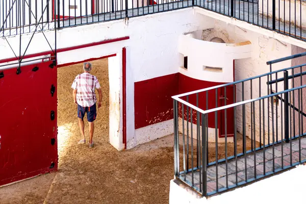 İçinde bir çoban olan entorilada 'yı yapmak için bir arenanın ağılları. Boğa güreşi
