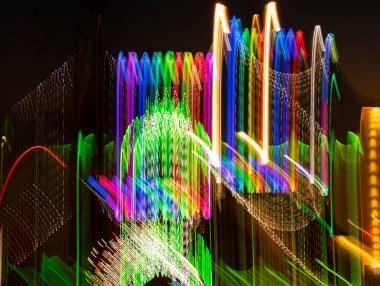 Neon Blur. Gecenin Enerjisini Yakalamak