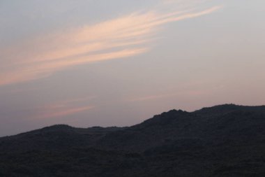 Dağlarda güzel bir gün batımı