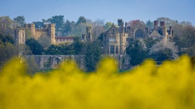 İngiltere 'nin güneydoğusunda, doğu Sussex' te Crowhurst yakınlarında Nisan 'dan itibaren savaş manastırı.