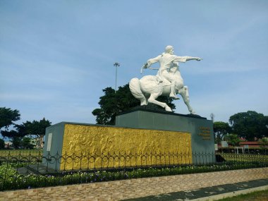 Magelang, Endonezya; 27 Aralık 2023 Endonezya Kahramanı Prens Diponegoro heykeli. 