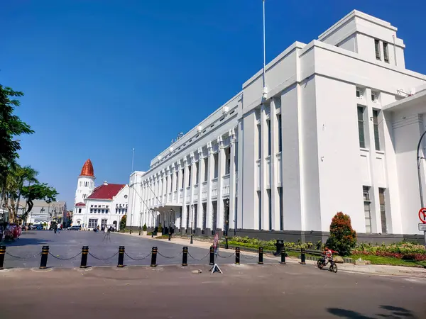 Surabaya - Endonezya, 20 Temmuz 2024, sağdan Internatio Building 10 Kasım 1945 savaşına tanık oldu. Endonezya 'nın İngiliz ve Hollandalı işgalinden bağımsızlığını savunmak.