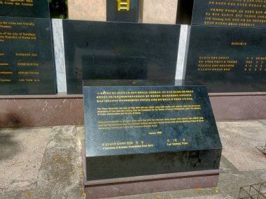 Surabaya - Endonezya, 13 Eylül 2024 Endonezya Barış Duası için Endonezya, Kore ve Endonezya arasındaki dostluğun bir anıtıdır. Güneşli bir öğleden sonra