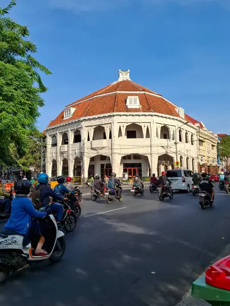 Surabaya - Endonezya, 30 Eylül 2024 Locaahand binasının dışı eski bir Hollanda Sömürge dönemi binasıdır. Surabaya 'nın ikonik Tunjungan caddesinde.