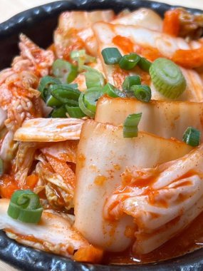 Taze taze soğanlı kimçi. Kore yemeği.