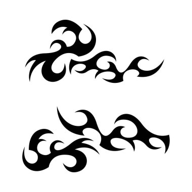 Cesur, siyah simetrik şekiller ve keskin soyut eğriler içeren modern neo kabile dövme tasarımı