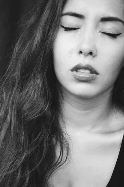 Ασπρόμαυρη Φωτογραφία Πορτραίτου Μιας Σέξι Όμορφης Γυναίκας Σκούρα Μαλλιά Και — Φωτογραφία Αρχείου