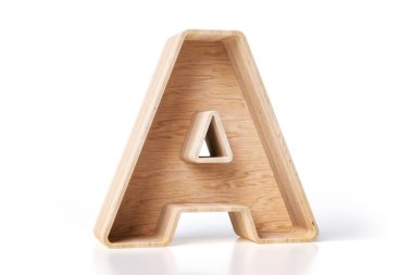 Ahşap bir harf. Raflar şeklinde. İç dekoratif nesneler sergilenmek için güzel. Yüksek detaylı 3B görüntüleme.