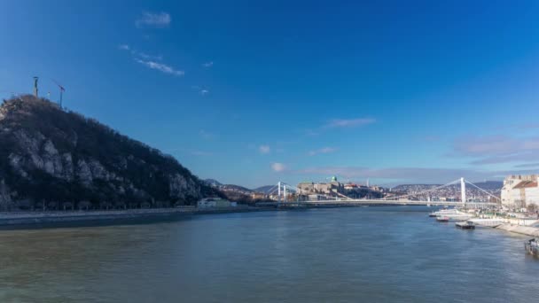 匈牙利布达佩斯 2024年1月14日 从自由桥俯瞰多瑙河 时间间隔 — 图库视频影像
