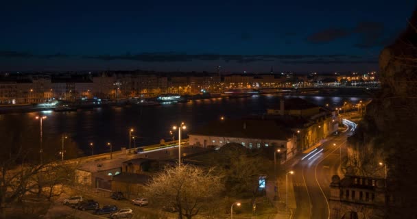 匈牙利布达佩斯 2024年1月27日 城市景观日出 背景上的自由桥1 时间间隔 — 图库视频影像