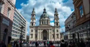 Budapeşte, Macaristan - 28 Mart 2024: St. Stephen Bazilikası. Hiper-gecikme.