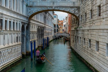 Venedik, İtalya - 4 Haziran 2024 İç Çekiş Köprüsü.