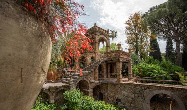 Taormina, İtalya - 19 Haziran 2024: Taormina Belediye Binası. Kamu Bahçesi Taormina.