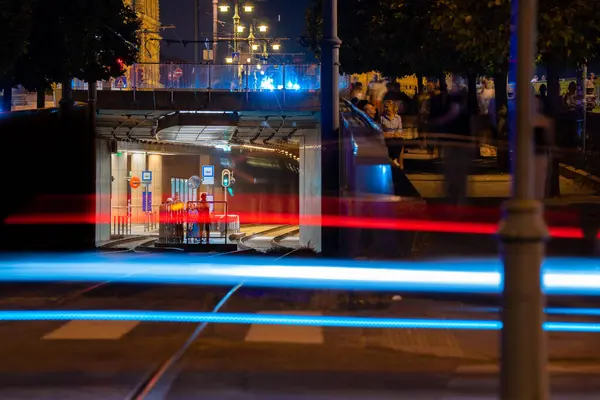 Budapeşte, Macaristan - 28 Ağustos 2024: Fovam ter metro istasyonu.