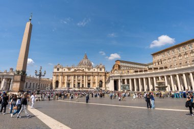 Vatikan, İtalya - 29 Mayıs 2024: Piazza Papa XII Vatikan 'da.