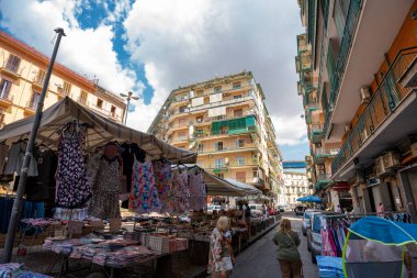 Napoli, İtalya - 27 Mayıs 2024: Napoli Açık Hava Bit Pazarı
