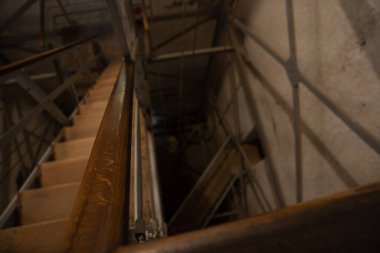 Sibiu, Romanya - 19 Ekim 2024: Bells 'in Şarkı Söylediği: Katedralin Çan Odasına Bir Bakış