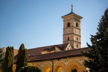 Alba Iulia, Romanya - 23 Ekim 2024: Kralların taç giydiği yer: Taşta 800 Yıl Tarihi