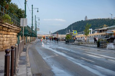Budapeşte, Macaristan - 24 Eylül 2024: Budapeşte yolları Fırtına Boris 'in selinden sonra kuruyor