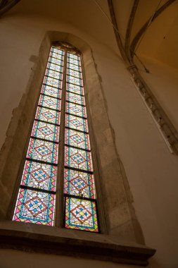 Sibiu, Romanya - 19 Ekim 2024: Açık Dolu Sığınak: Saint Mary 'nin Kutsal Salonları Keşfediliyor