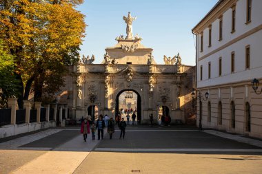 Alba Iulia, Romanya - 23 Ekim 2024: Tarihe Geçiş Kapısı: Alba Carolina Kalesinin Üçüncü Kapısı