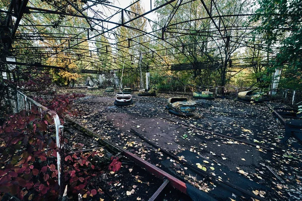 Verlaten Amusement Car Ride Ghost City Pripyat Tsjernobyl Exclusion Zone — Stockfoto