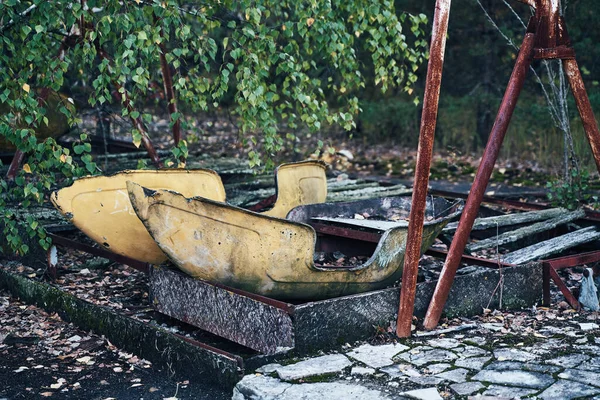 Porzucona Przejażdżka Samochodem Rozrywki Ghost City Pripyat Strefie Wykluczenia Czarnobylu — Zdjęcie stockowe