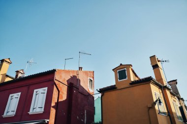 Burano, Murano 'daki parlak renkli evler - Venedik sokakları, İtalya