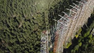 Çernobil Yasaklama Bölgesi içindeki hava görüntüsü Çernobil 'deki Duga ufuk radar sistemlerinin hava görüntüsü