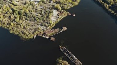 Çernobil - Su İHA Uçuşunda Terk Edilmiş Teknelerle Kirlenmiş Liman