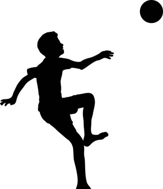 Bir çocuğun dinamik siyah silueti, yalınayak, şakacı bir şekilde üzerlerindeki topa uzanıyor. Duruşları aktif oyun ve kaygısız hareket izlenimi veriyor..