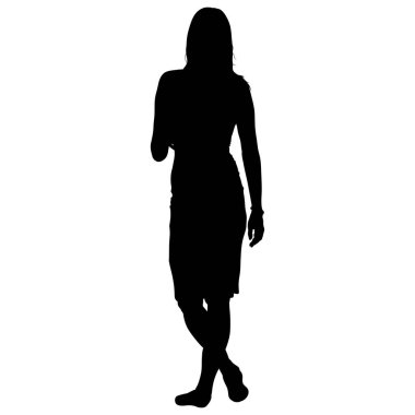 Elbise giymiş bir kadının tam, siluetli görüntüsü. Şekil beyaz bir arkaplanda izole edilmiş, bir bacağı diğerinin üzerine geçmiş, rahat bir poz oluşturmuş..