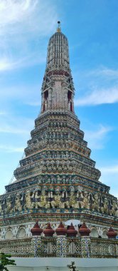 Bangkok, Thailand - Sept 14, 2024: The great stupa of Khao Klang Nok in Wat Arun Ratchawararam Ratchawaramahawihan clipart