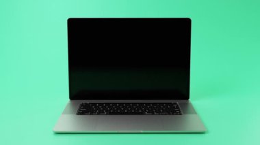 Krom anahtarlama için yeşil ekranlı Modern Notebook animasyonu. Yüksek kaliteli FullHD görüntüler