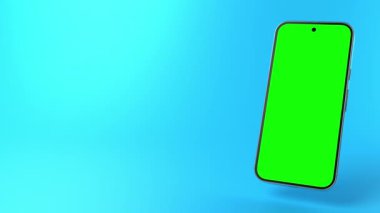 Mavi fon önünde crhoma anahtarı olan Android akıllı telefon. 4K telefon modeli. Yüksek kalite 4k görüntü
