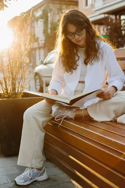 Magazine Book Image Mockup Girl Reads Book Sitting Bench City — Foto Stock
