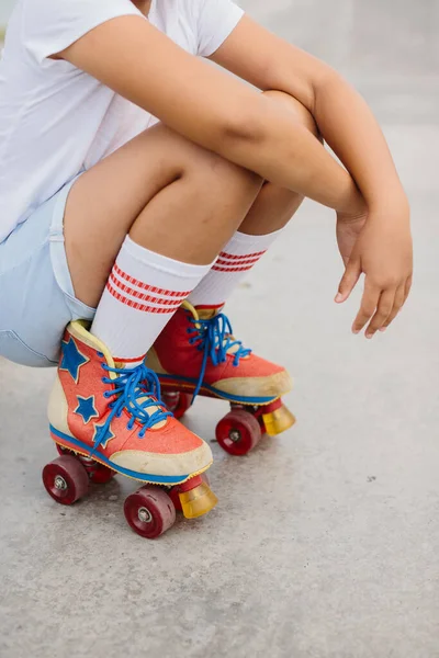 Close Legs Wearing Roller Skating Shoe Outdoor — Stock Photo, Image