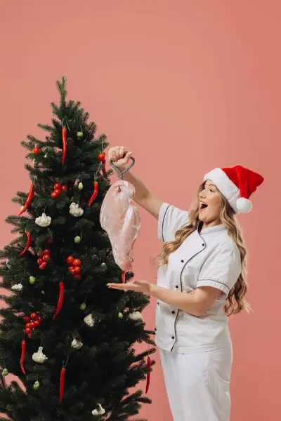 Concept Cooking Christmas Holidays Beautiful Blonde Cook Santa Hat Poses — Stock Photo, Image