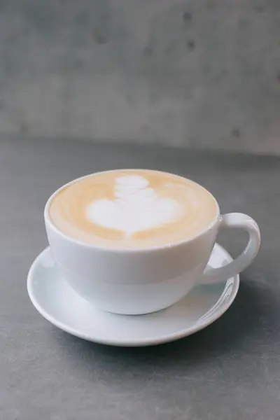 Close Uma Xícara Latte Fundo Pedra Cinza — Fotografia de Stock