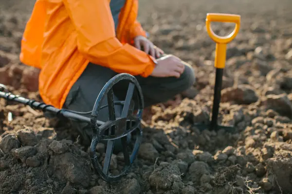 Man Metal Detector Does Archeology — Stock Photo, Image