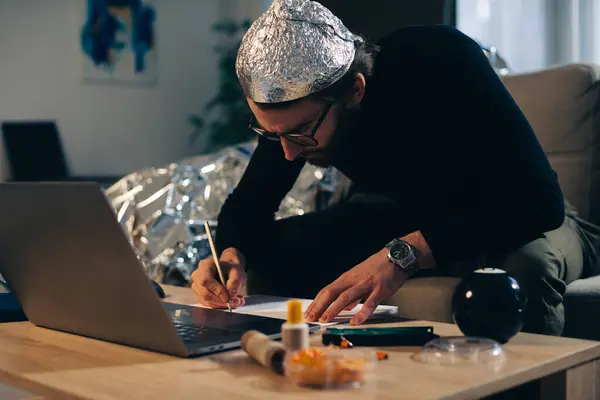 Man Tinfoil Hat Engaged Conspiracy Theory — Stock Photo, Image