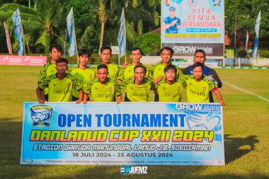 Yogyakarta, Endonezya - 6 Ağustos 2024: Endonezya Cumhuriyeti 'nin 79. yıldönümü anısına köyler arası futbol maçı